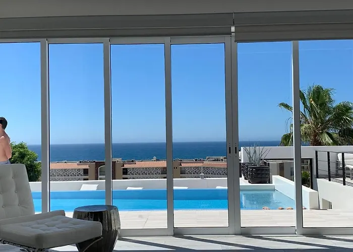 Casa Blanca Villa *
